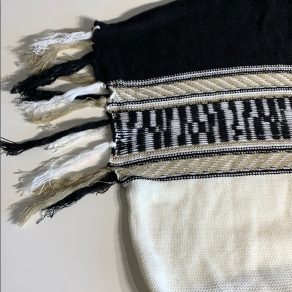 NWT Francesca’s South West boho Mock neck Fringe Woven sweater NEW xl - Picture 4 of 8